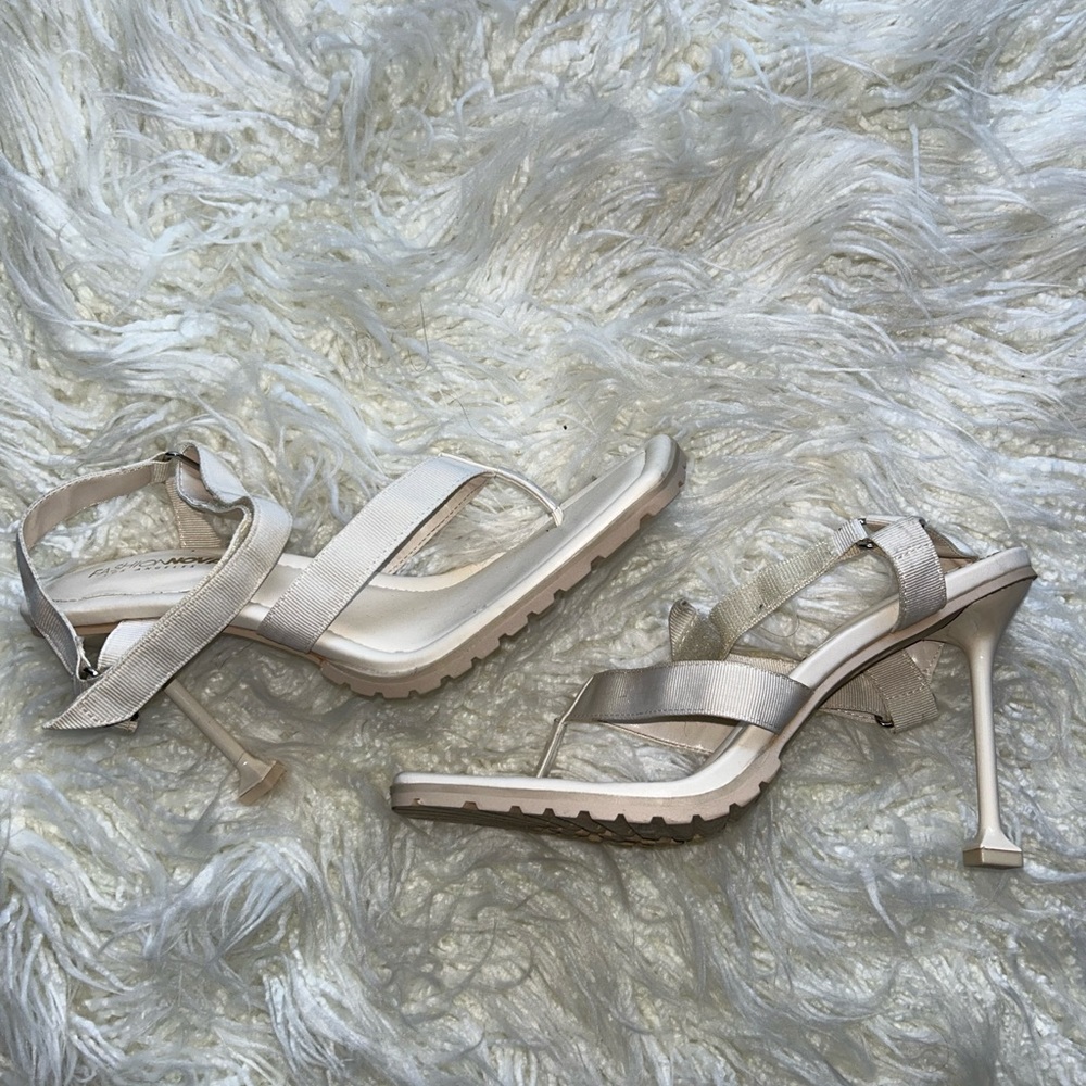 White strappy heel size 11